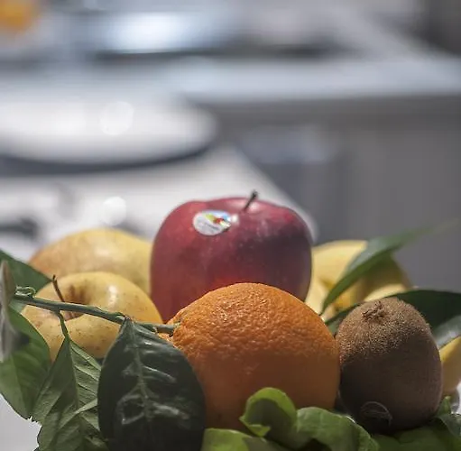 לינה וארוחת בוקר Sempione 3*